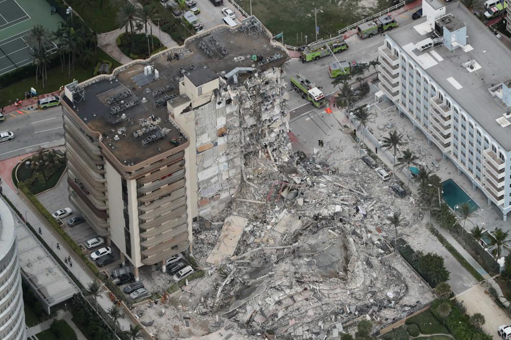 انهيار المبنى المكون من 12 طابقا