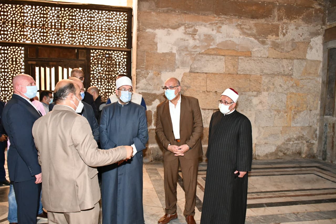 وزير الأوقاف ومحافظ القاهرة يتفقدان مسجد السلطان فرج بن برقوق