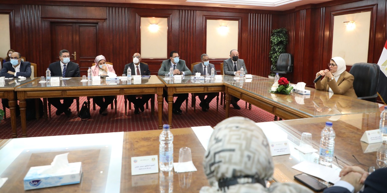 وزيرة الصحة تلتقى أعضاء برنامج الزمالة المصرية