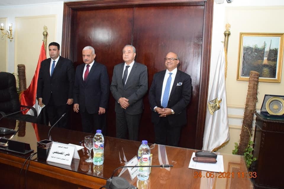 وزير التموين ومحافظ السويس يوقعان برتوكول تعاون لإنشاء منطقة لوجيستية وزير التموين ومحافظ السويس يوقعان برتوكول تعاون لإنشاء منطقة لوجيستية