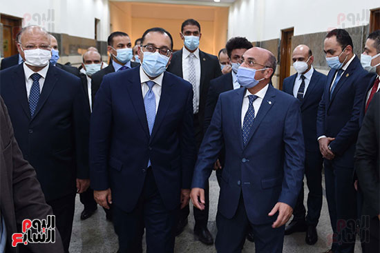 رئيس الوزراء يتفقد محكمة مصر الجديدة بعد تطويرها (17)