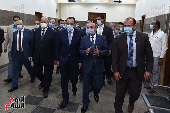 رئيس الوزراء يتفقد محكمة مصر الجديدة بعد تطويرها (18)