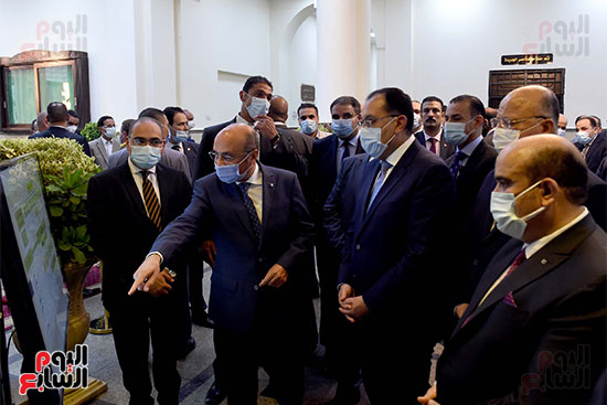 رئيس الوزراء يتفقد محكمة مصر الجديدة بعد تطويرها (12)