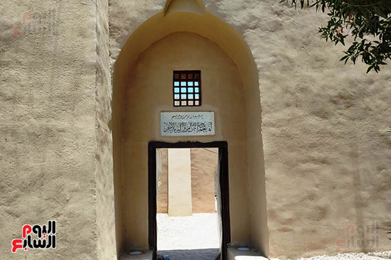 بوابة-المسجد-داخل-القرية