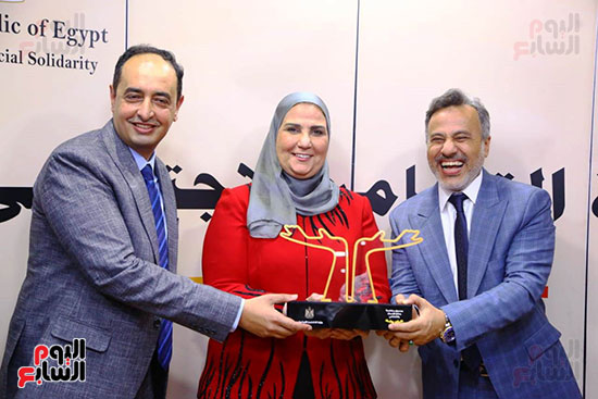 وزيرة التضامن تكرم المتحدة للخدمات الإعلامية (7)