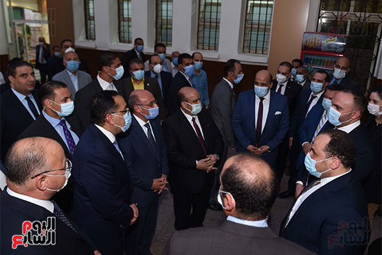رئيس الوزراء يتفقد محكمة مصر الجديدة بعد تطويرها (21)