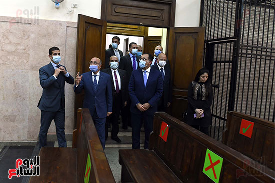 رئيس الوزراء يتفقد محكمة مصر الجديدة بعد تطويرها (9)