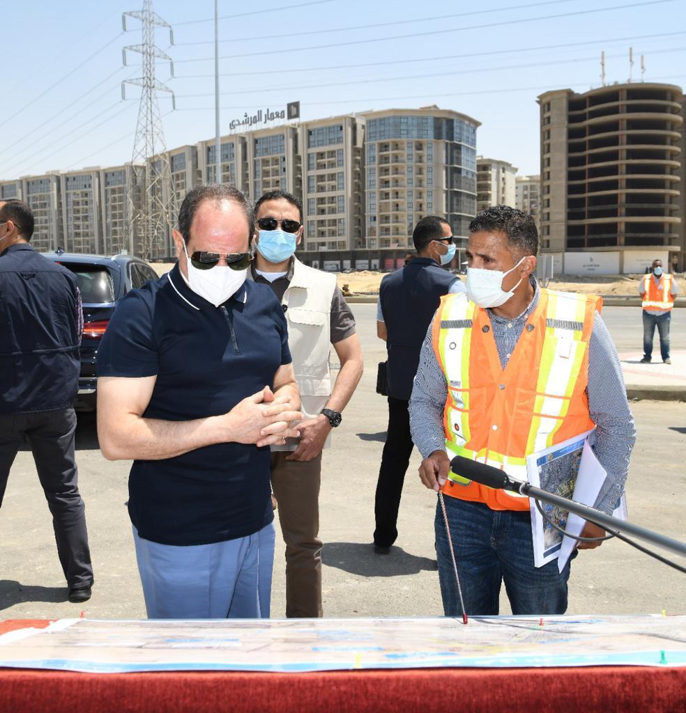 الرئيس السيسى يتفقد أعمال التطوير والصيانة للطريق الدائري (4)