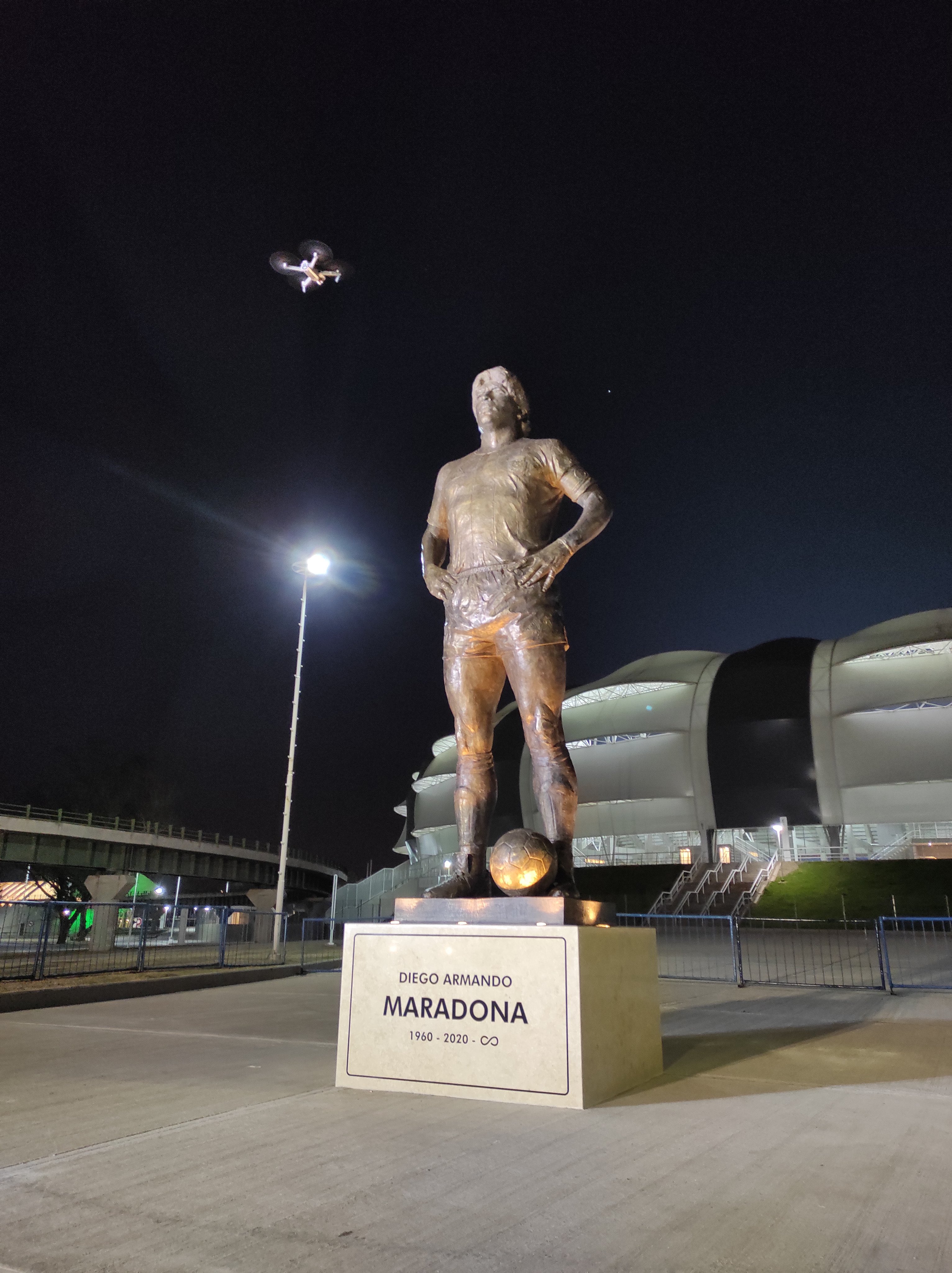 تمثال مارادونا (2)