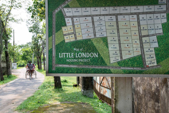 تشمل أسماء الشوارع مواقع بريطانية معروفة مثل بريك لين