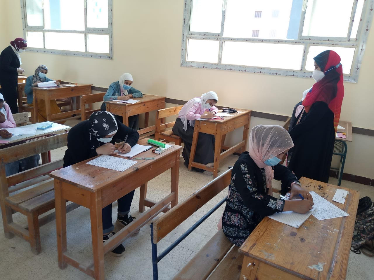 محافظ شمال سيناء يتفقد لجان الامتحانات  (2)