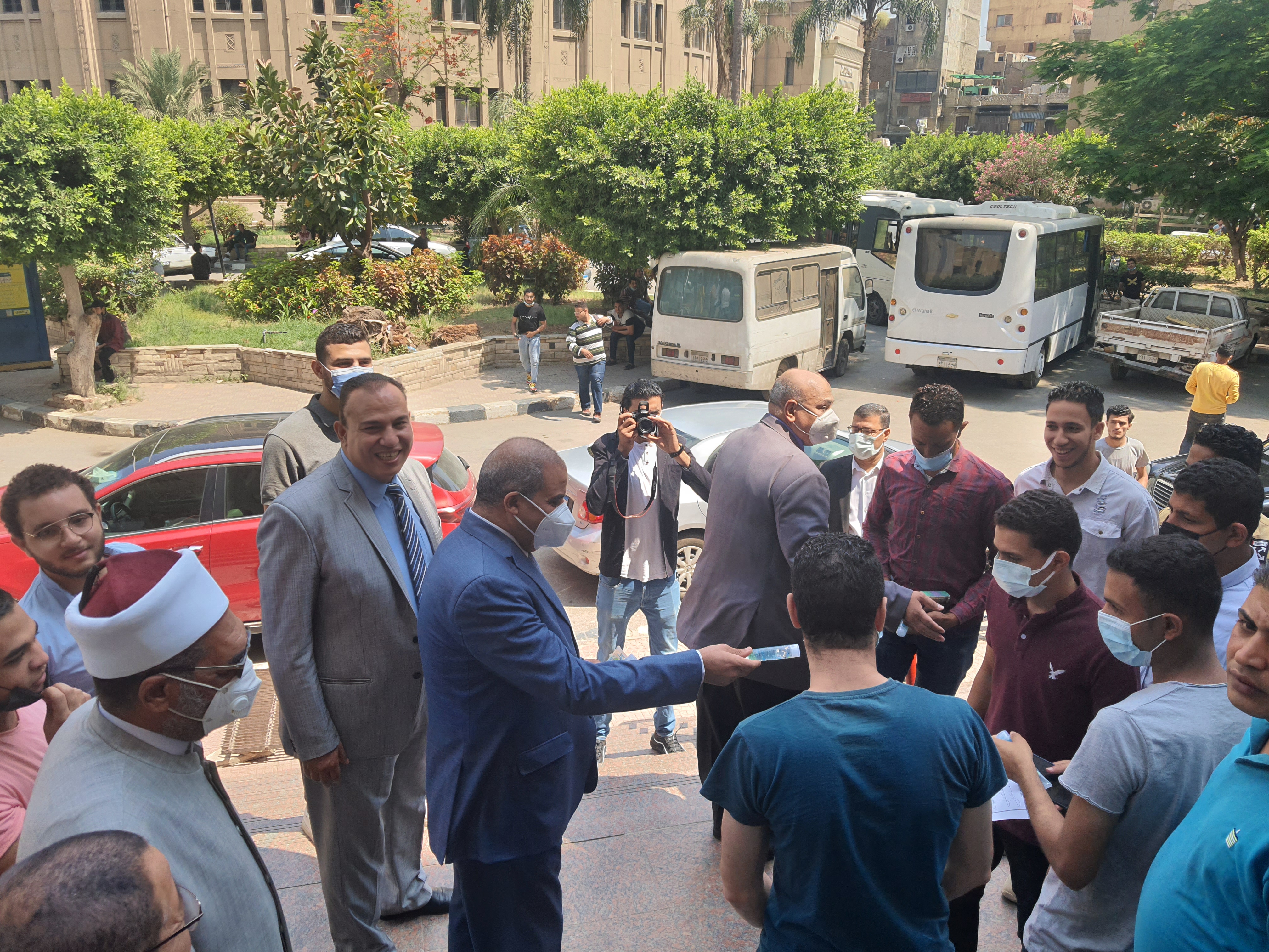 رئيس جامعة الأزهر يتابع سير الامتحانات