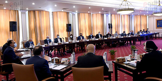 اجتماع مجلس إدارة المنطقة الاقتصادية لقناة السويس (5)