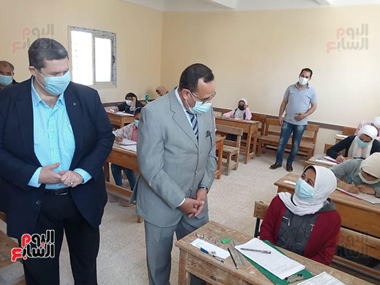 محافظ-شمال-سيناء-يتفقد-لجان-الامتحانات_1