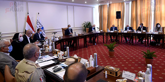 رئيس الوزراء خلال اجتماع مجلس إدارة الهيئة العامة للمنطقة الاقتصادية لقناة السويس (3)