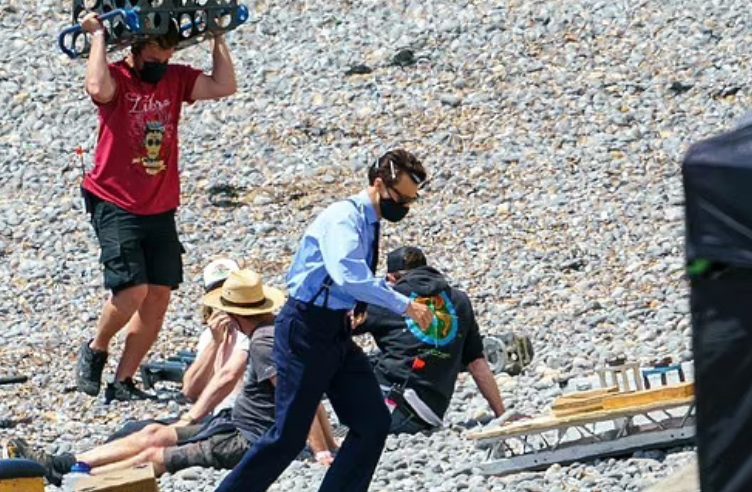 هارى ستايلز على شاطىء برايتون