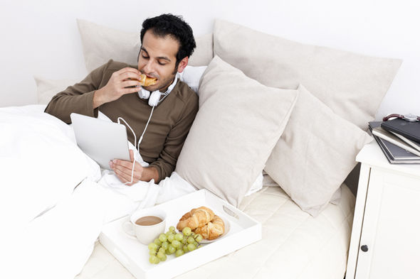 ما تعمليش زى أم نور .. خبيرة طاقة تحذر من هذه الأشياء فى غرفة النوم ما تعمليش زى أم نور .. خبيرة طاقة تحذر من هذه الأشياء فى غرفة النوم