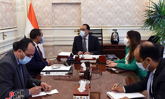 اجتماع رئيس الوزراء مع رئيس الجهاز المركزي للتنظيم والإدارة (1)