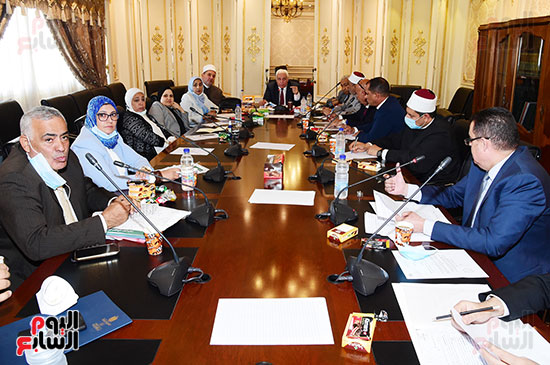 اجتماع لجنة الشؤون الدينية (3)