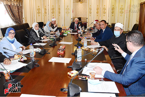 اجتماع لجنة الشؤون الدينية (5)