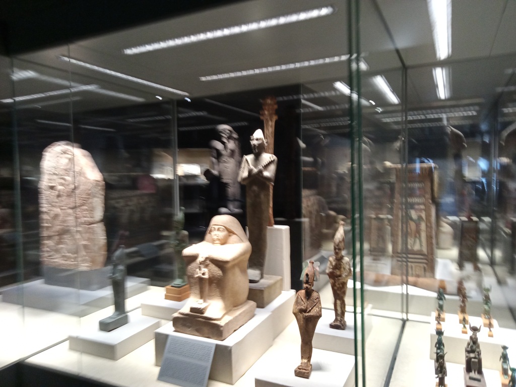 قطع اثرية بمتحف كفر الشيخ (1)