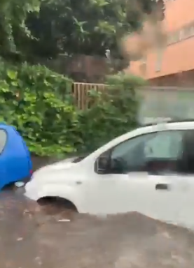 غرق السيارات فى المياه