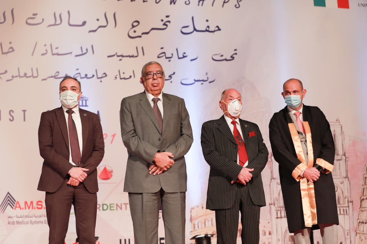 تخريج طلاب الزمالة بكلية طب الأسنان جامعة مصر للعلوم والتكنولوجيا (1)