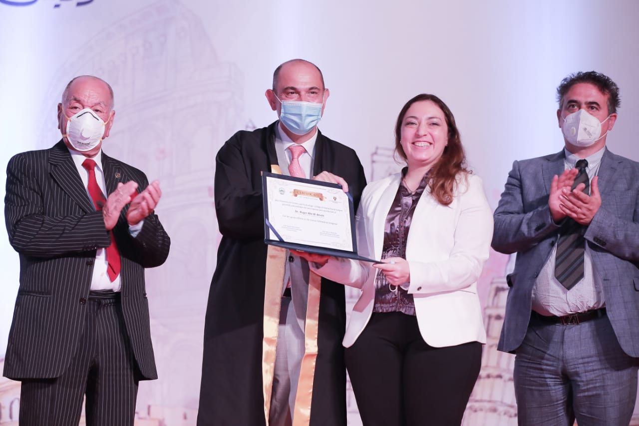 تخريج طلاب الزمالة بكلية طب الأسنان جامعة مصر للعلوم والتكنولوجيا (2)