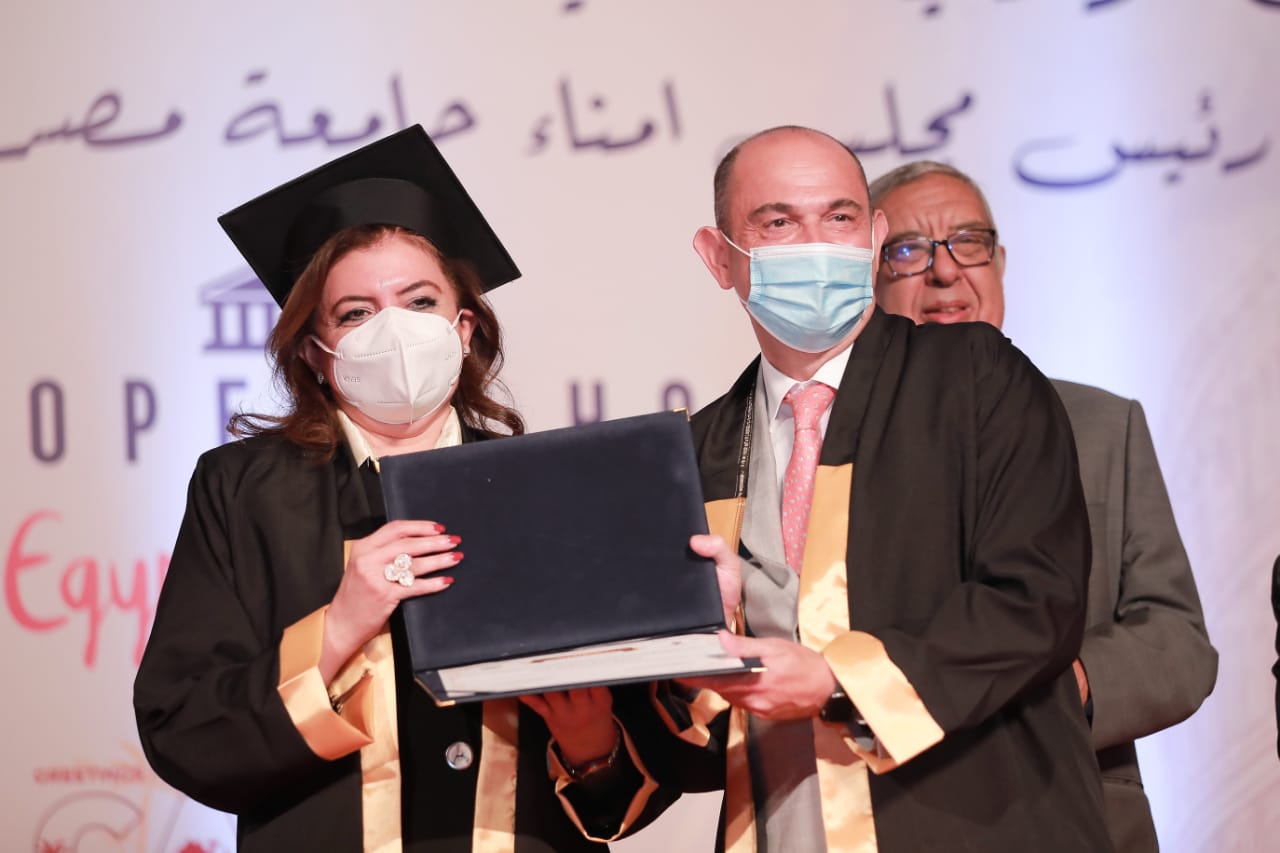 تخريج طلاب الزمالة بكلية طب الأسنان جامعة مصر للعلوم والتكنولوجيا (11)