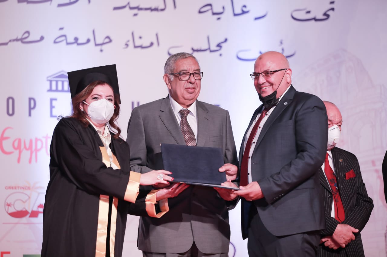 تخريج طلاب الزمالة بكلية طب الأسنان جامعة مصر للعلوم والتكنولوجيا (17)