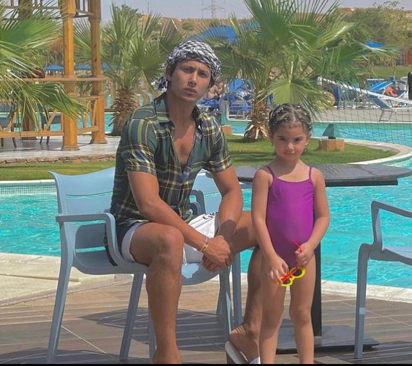 عمرو جمال و أبنته