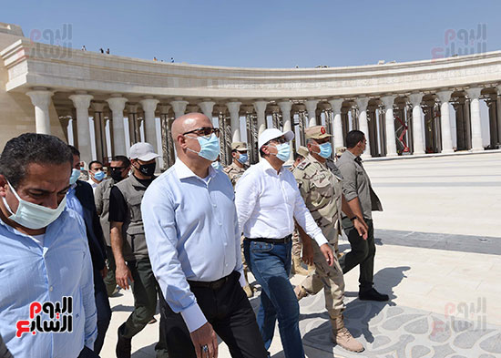 رئيس الحكومة يتفقد العاصمة الإدارية (11)