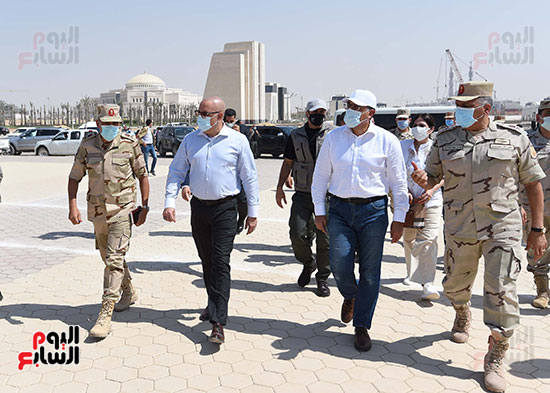 رئيس الحكومة يتفقد العاصمة الإدارية (20)