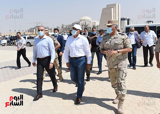 رئيس الحكومة يتفقد العاصمة الإدارية (19)