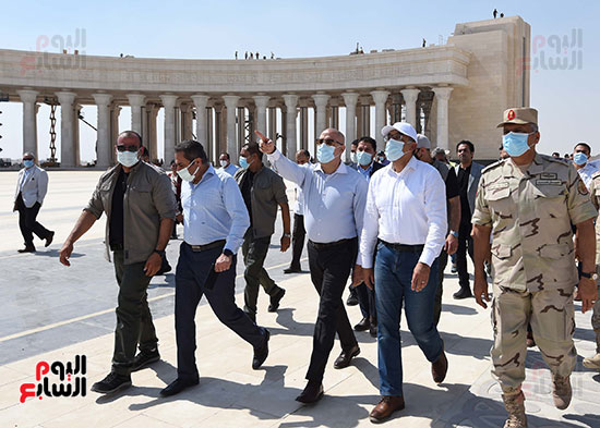 رئيس الحكومة يتفقد العاصمة الإدارية (12)