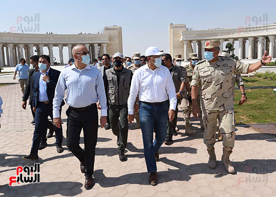 رئيس الحكومة يتفقد العاصمة الإدارية (15)
