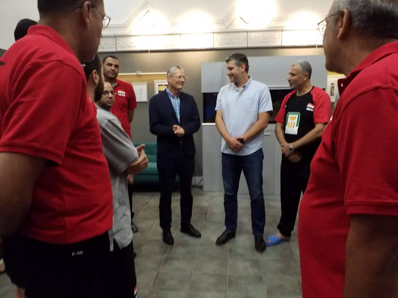 سفير مصر فى بولندا مع المنتخب