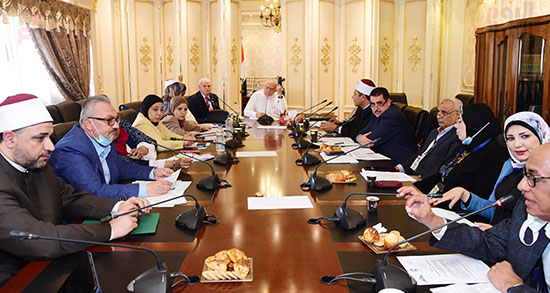 اجتماع لجنة الشؤون الدينية  (5)