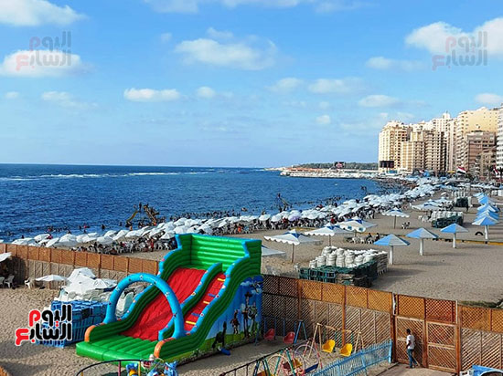 العاب-على-ساحل-شاطئ-الإسكندرية