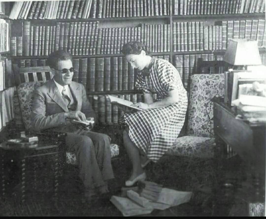 طه حسين وزوجته