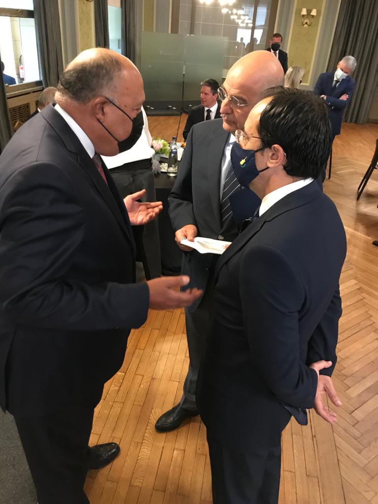 وزير الخارجية يتشاور مع وزيري خارجية اليونان وقبرص وزير الخارجية يتشاور مع وزيري خارجية اليونان وقبرص