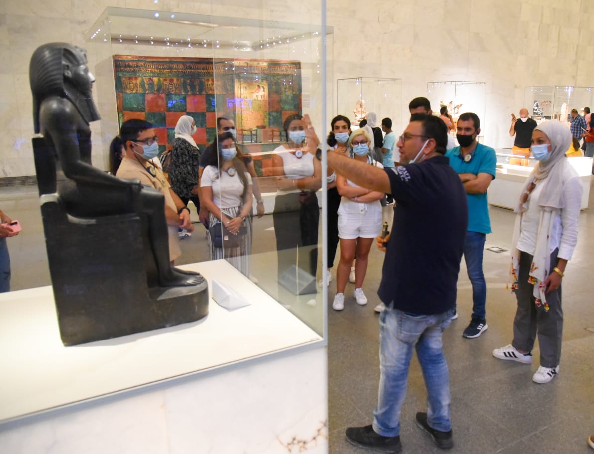 زيارة للوفد الشبابي المصري واليوناني والقبرصي لمنطقة الأهرامات ومتحف الحضارة (19)