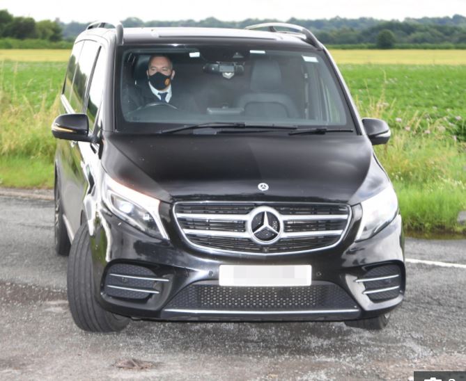 جادون سانشو في السيارة