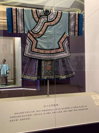 معرض ازياء المتحف الوطنى في الصين (2)