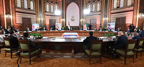  الرئيس عبد الفتاح السيسي اليوم مع مجموعة من رجال الأعمال المصريين (2)