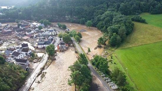 دمار ناتج عن فيضان نهر أهر في قرية شولد غربي ألمانيا
