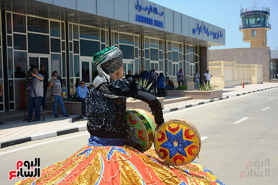 التنورة-أمام-مطار-بورسعيد