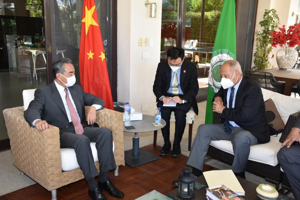 لقاء أبو الغيط مع وزير الخارجية الصينى