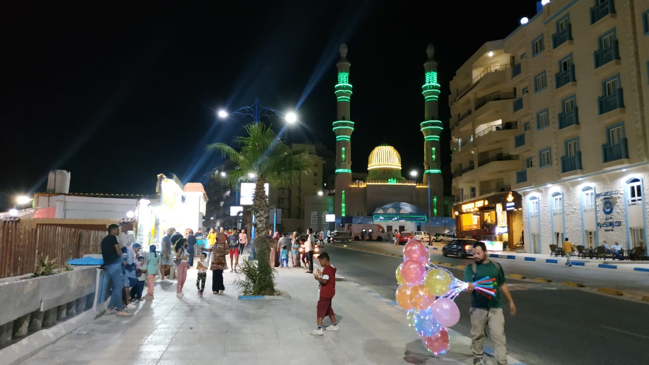 منطقة العوام على كورنيش مطروح ليلا