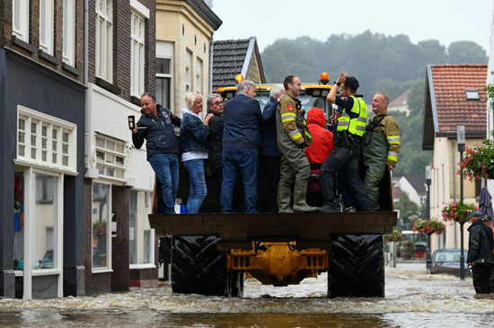 هولندا فيضانات (10)
